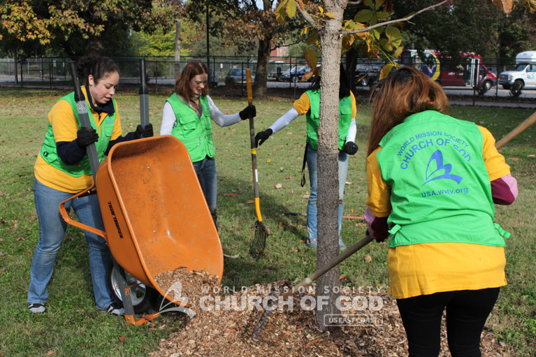 ASEZ, wmscog, world mission society church of god, louisville, kentucky, cleanup, landscaping, reduce crime, volunteerism, Ben Washer Park, University of Louisville, Spalding University